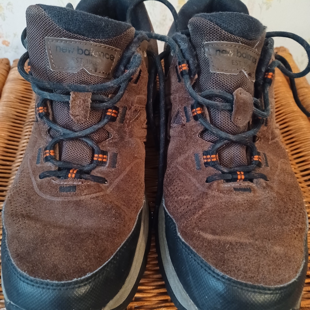 New Balance MW639BR Abzorb Trail Walking Shoes / Sneakers Men's Sz 8.5 D.